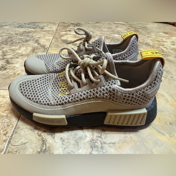 Adidas X Marvel NMD _ R1 Guardians Of The Galaxy Groot Trail Shoes M 5.5 W 6.5 - Picture 1 of 8